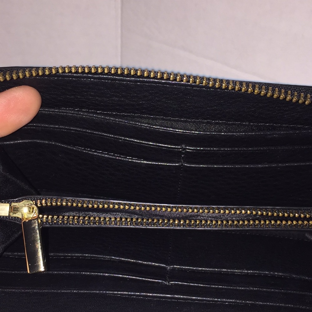 New Tory Burch Amanda Large ZIP Wallet - Picture 2 of 3
